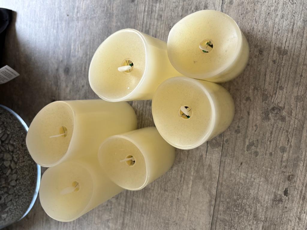 2 sets led kaarsen met afst bed branden als echte kaarsen, Kunststof, Crème, Ophalen of Verzenden, Zo goed als nieuw