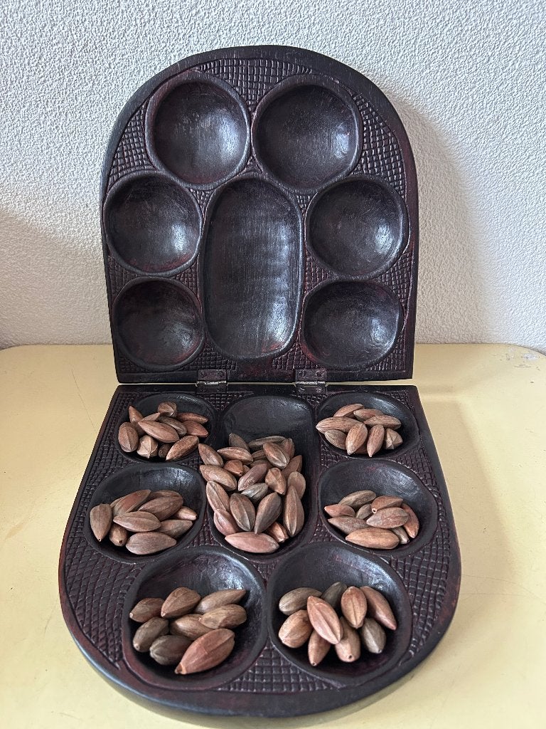 Prachtig Handgesneden Houten Mancala / Oware Bordspel, Hout, Afrika, Handgemaakt, Ophalen of Verzenden