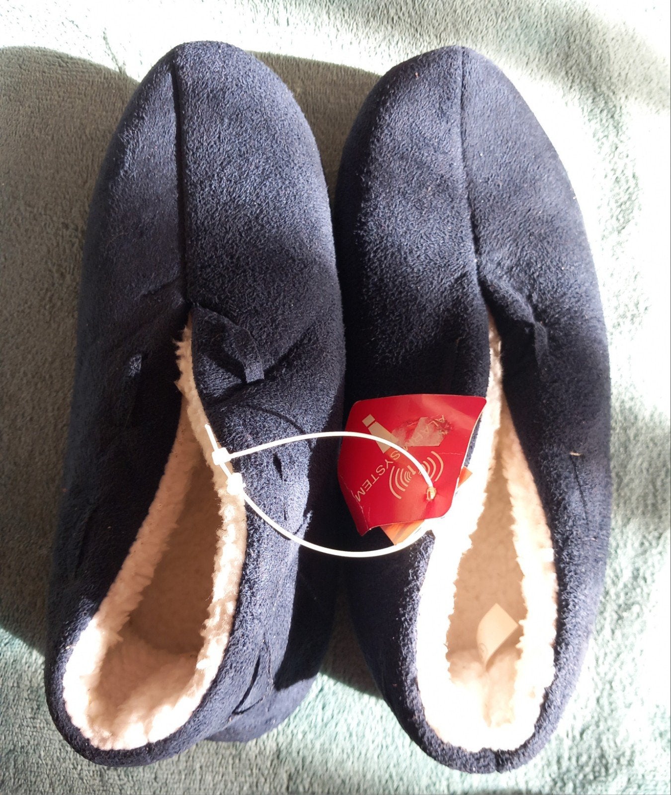 NIEUW Spaanse Sloffen Pantoffels Warme Voering Maat 41 maar, Kleding | Dames, Schoenen, Ophalen of Verzenden, Nieuw, Blauw, Pantoffels of Sloffen