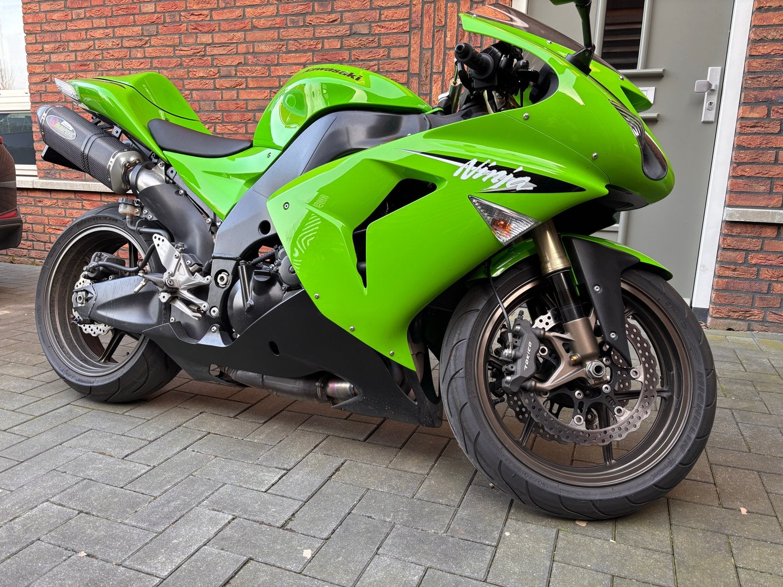 Kawasaki ZX-10R 2007 | 27.795 km | Dubbel Akrapovič | Öhlins, Sportuitlaat, 4 cilinders, Motorrijbewijs A, Gebruikt