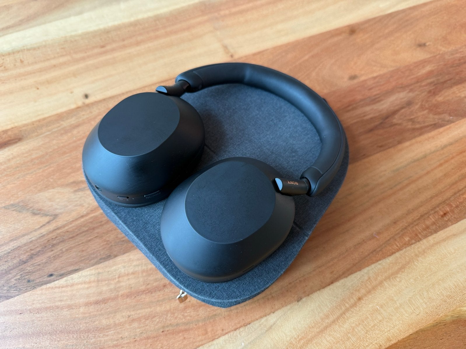 Sony XM5 koptelefoon - Zo goed als nieuw