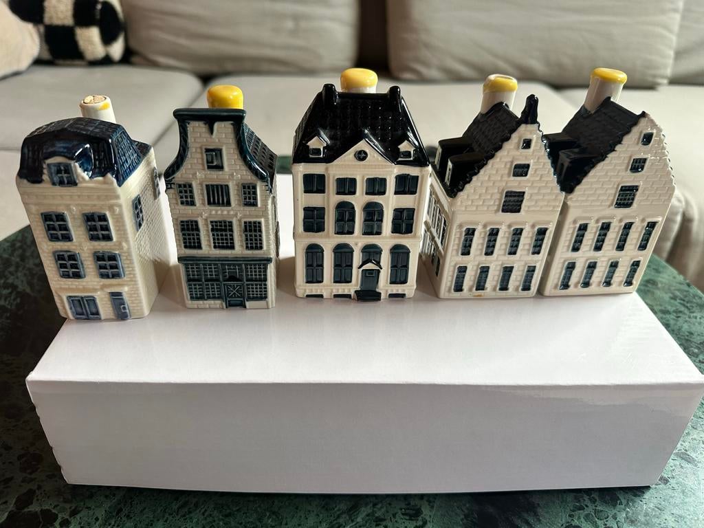 KLM huisjes 23, 43, 48 en 77 (2x), Ophalen of Verzenden, Gebruikt, Gevuld