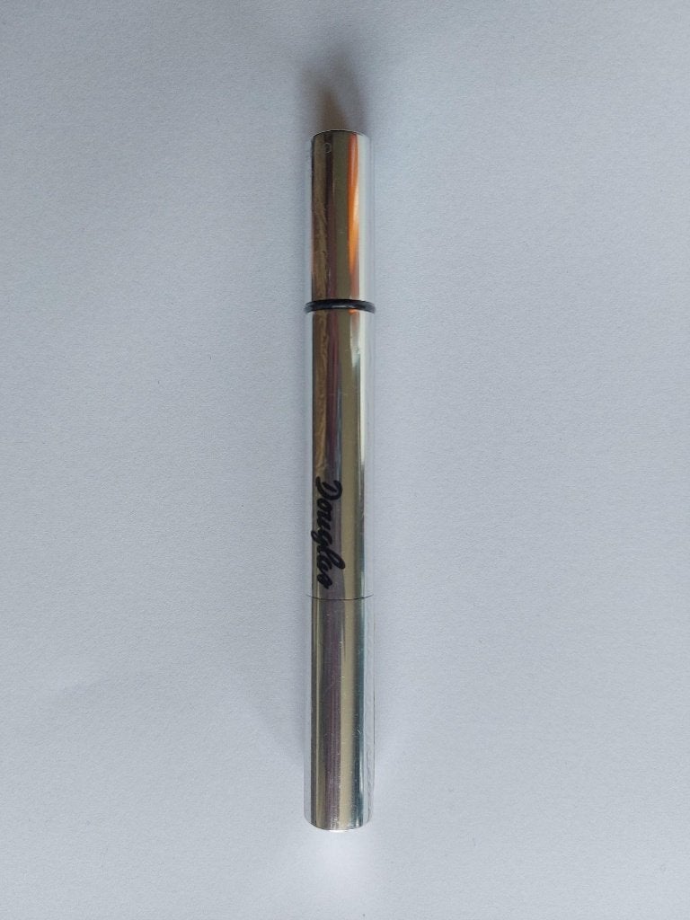 Nieuwe Douglas concealer (advr 186), Overige kleuren, Gehele gezicht, Nieuw, Ophalen of Verzenden