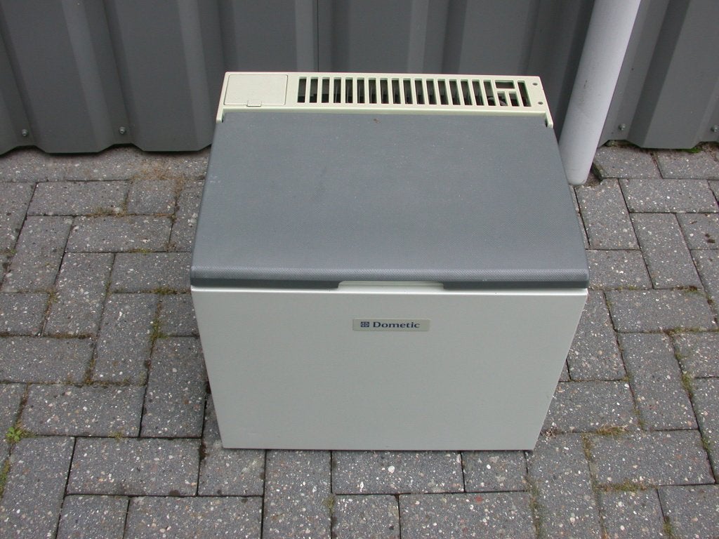 Dometic absorptiekoelbox, werkt op 12 en 220Volt, Ophalen, Gebruikt, X, X