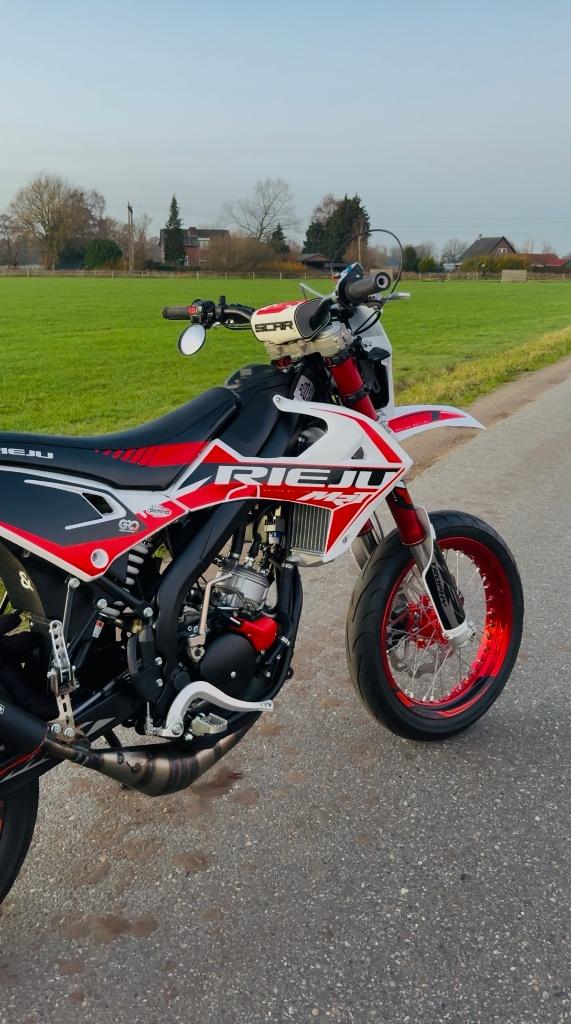 Rieju mrt trophy, Fietsen en Brommers, 6 versnellingen, Zo goed als nieuw, 50 cc, Ophalen