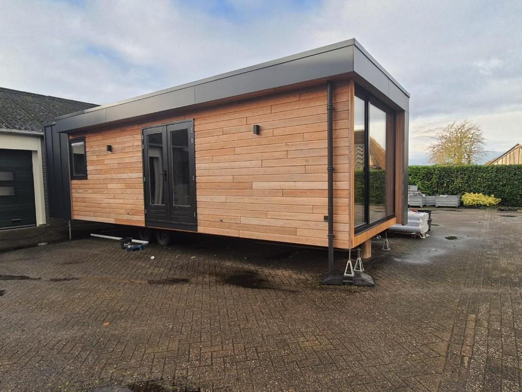 degelijk gebouwd chalet van 3.20 x 9.60, Tot en met 2