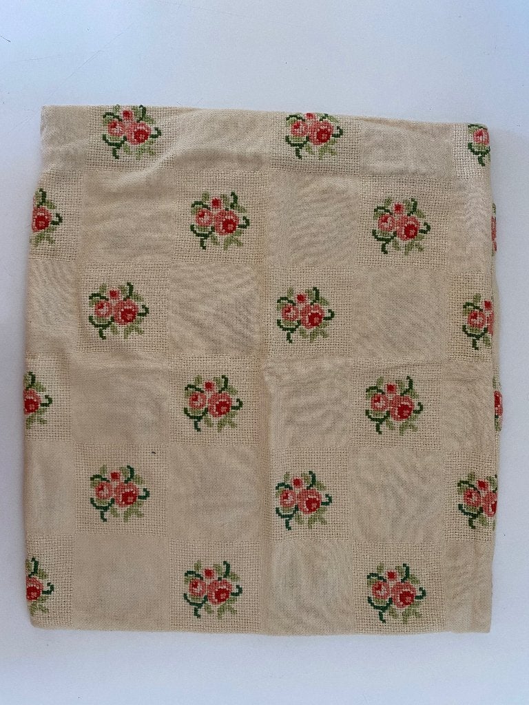 Brocante Vintage handgeborduurd kussensloop rozen Rookvrij, Antiek en Kunst, Ophalen of Verzenden