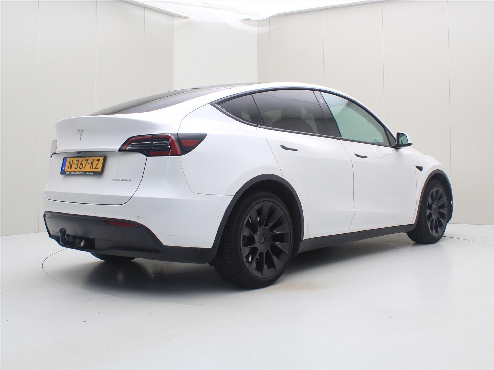 Tesla Model Y Long Range 351pk AWD [ FSD+WIT LEDER+TREKHAAK+, Auto's, Automaat, Gebruikt, Wit, Origineel Nederlands