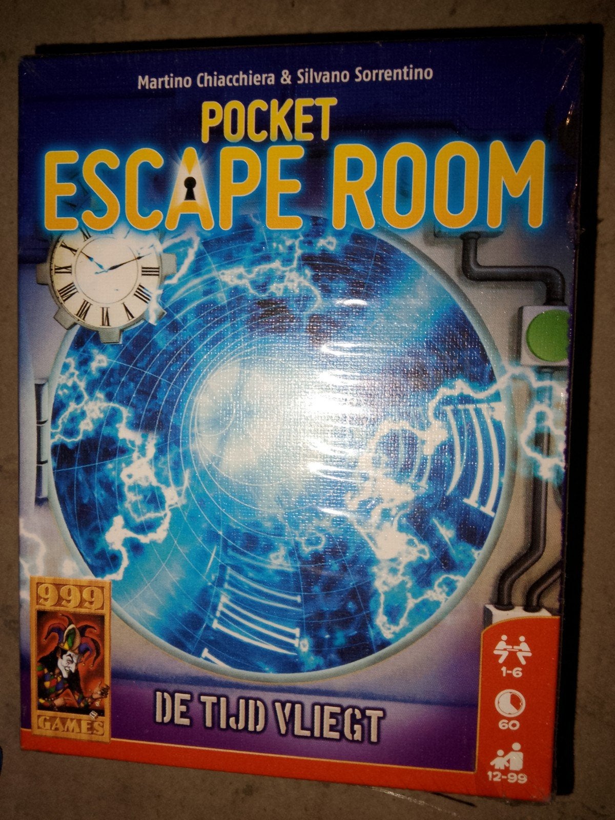 Pocket Escape Room: De Tijd Vliegt - Nieuw Geseald, Een of twee spelers, Ophalen of Verzenden, Nieuw, 999 Games