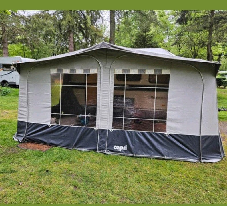 Gezellige Bürstner caravan met luifel en voortent, Standaardzit, Omvormbare zithoek, Tot en met 3, Particulier