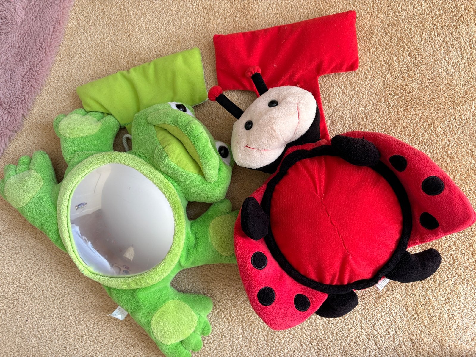 LUCA baby speelspiegelset: kikker en lieveheersbeestje, Kinderen en Baby's, Speelgoed | Babyspeelgoed, Ophalen of Verzenden, Gebruikt