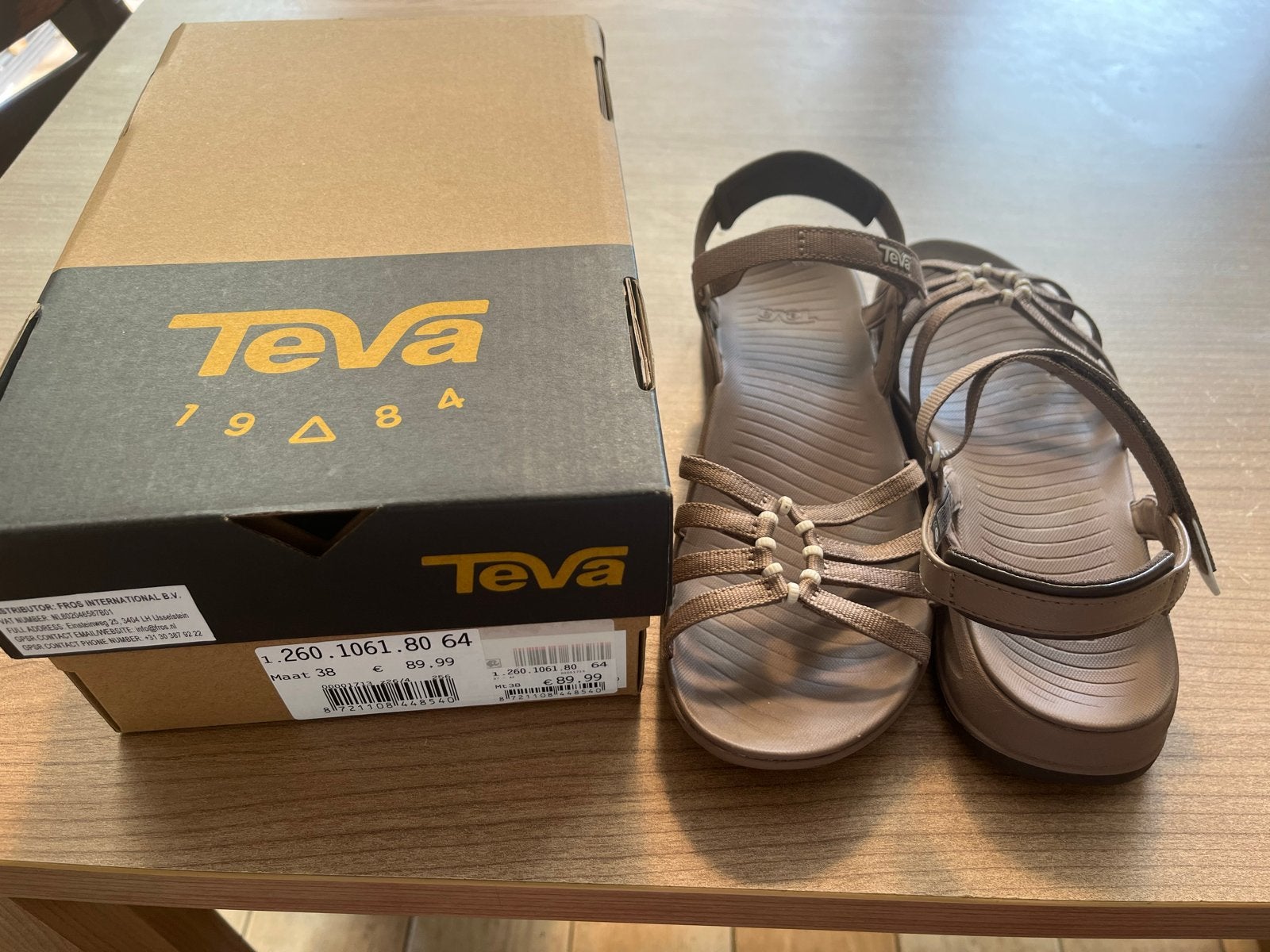Teva sandalen maat 38 - Zo goed als nieuw, Ophalen of Verzenden, Zo goed als nieuw, Bruin, Sandalen of Muiltjes