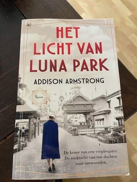 Het licht van Luna Park - Addison Armstrong, Ophalen of Verzenden, Zo goed als nieuw