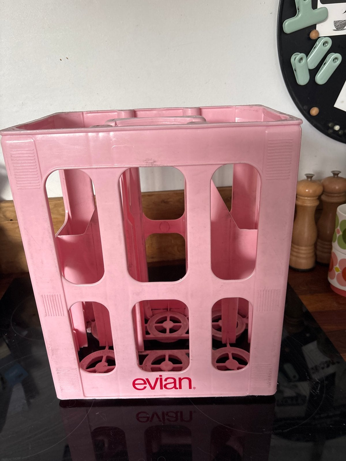 Populaire roze Evian flessenkrat - 20x30x36 cm, Ophalen, Gebruikt, 5 – 50, Minder dan 50 cm