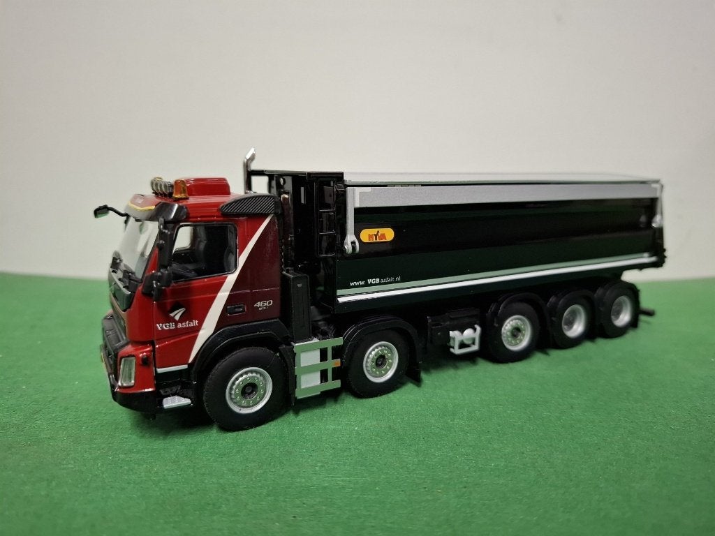 Van Grunsven; VOLVO FMX DAY CAB 10x4 WSI 01-2795A, Hobby en Vrije tijd, Modelauto's | 1:50, Ophalen of Verzenden, Zo goed als nieuw