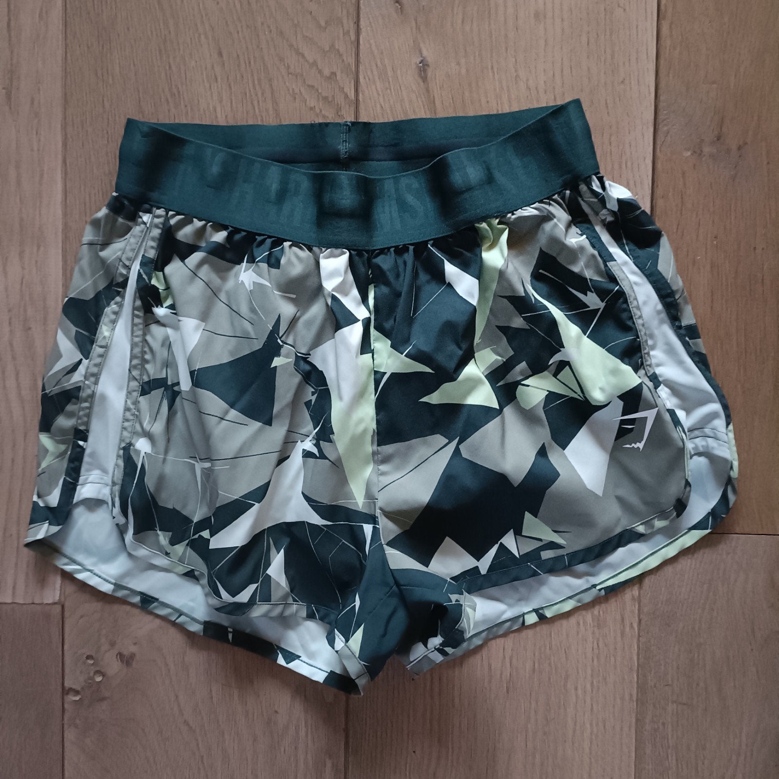 Gymshark sportbroekje  - Maat M, Kleding | Dames, Sportkleding, Maat 38/40 (M), Ophalen of Verzenden, Groen, Gymshark
