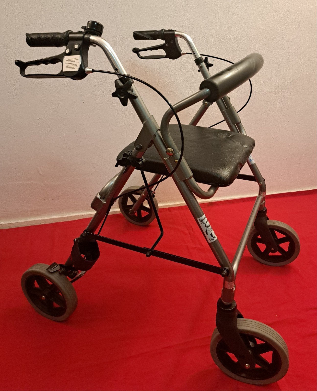 CHK Rollator Elephantje Opvouwbaar
Lichtgewicht zachte, Diversen, Rollators, Ophalen, Opvouwbaar, Zo goed als nieuw