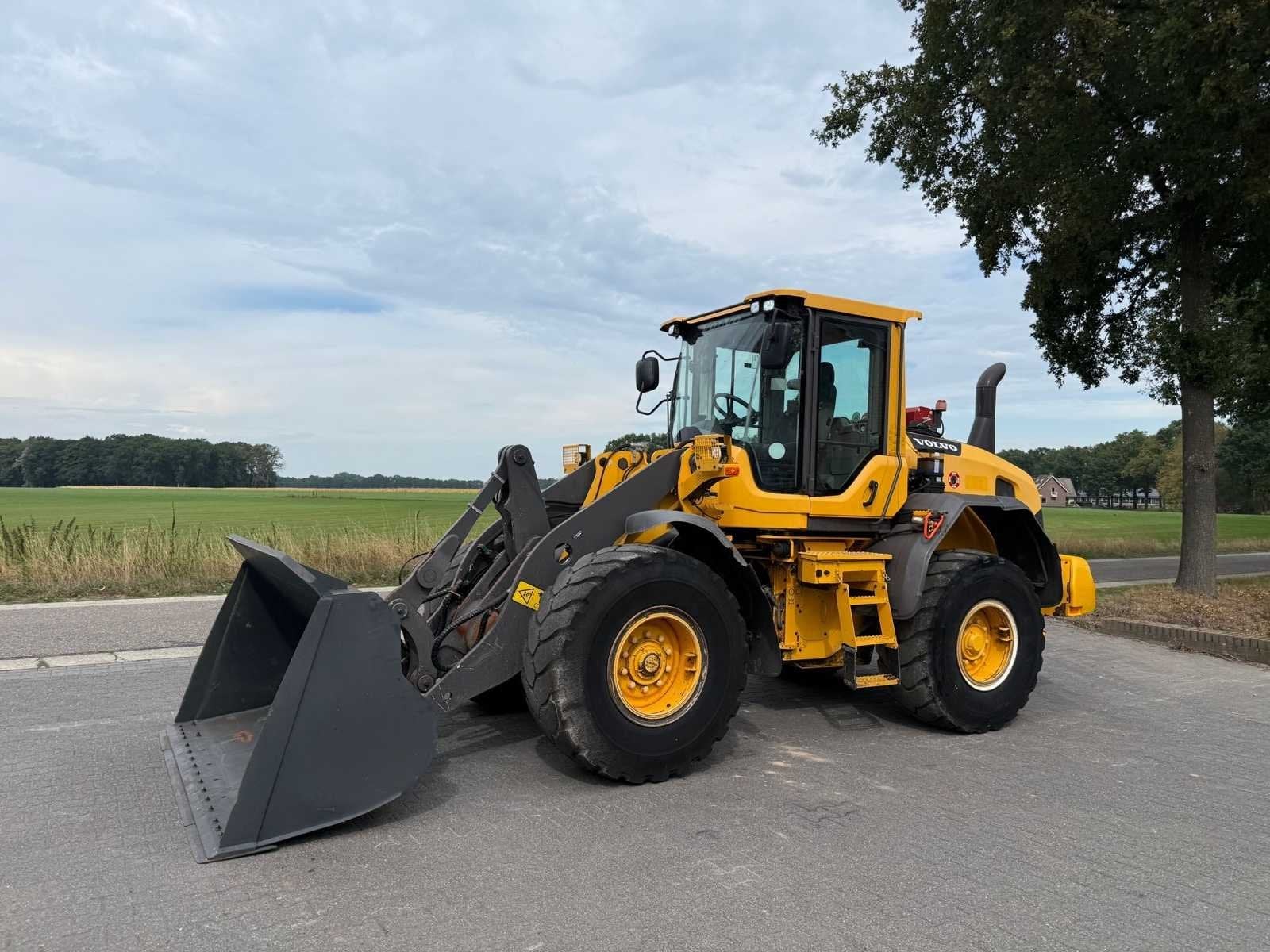 2014 Volvo L60G Shovel, Wiellader of Shovel