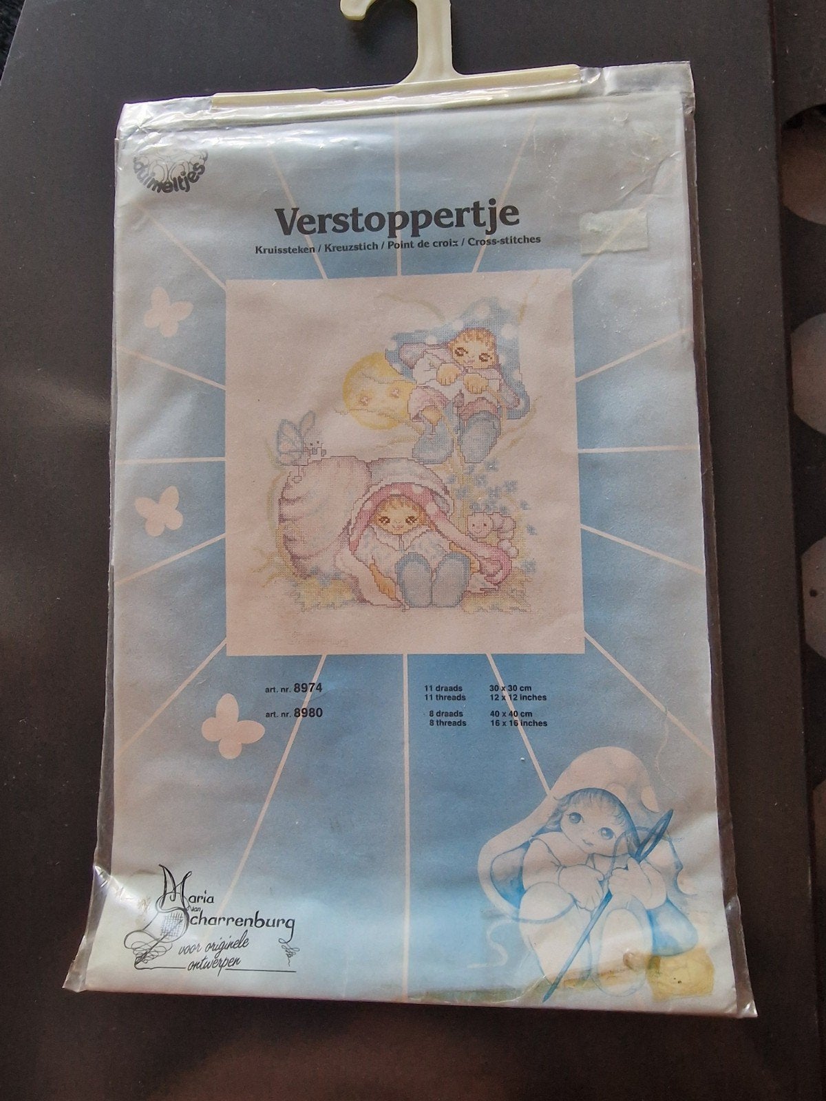 Maria Scharrenburg Kruissteekpakket 'Verstoppertje', Ophalen of Verzenden, Nieuw, Handborduren, Borduurpakket