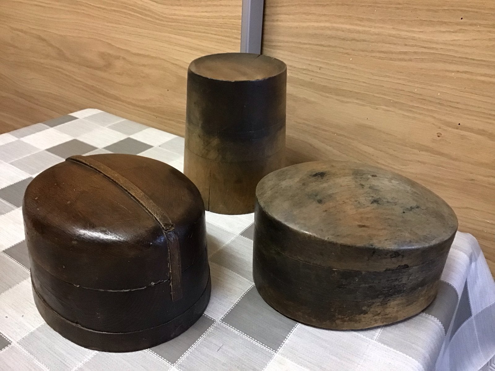 Set van 2 antieke houten hoedenmallen., Ophalen of Verzenden