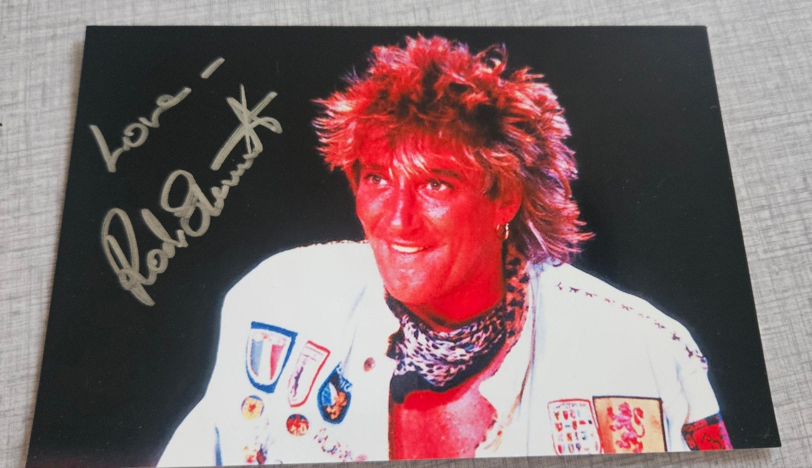 Gesigneerde foto Rod Stewart - 10x15 cm, Verzamelen, Ophalen of Verzenden, Gebruikt, Foto of Kaart, Gesigneerd