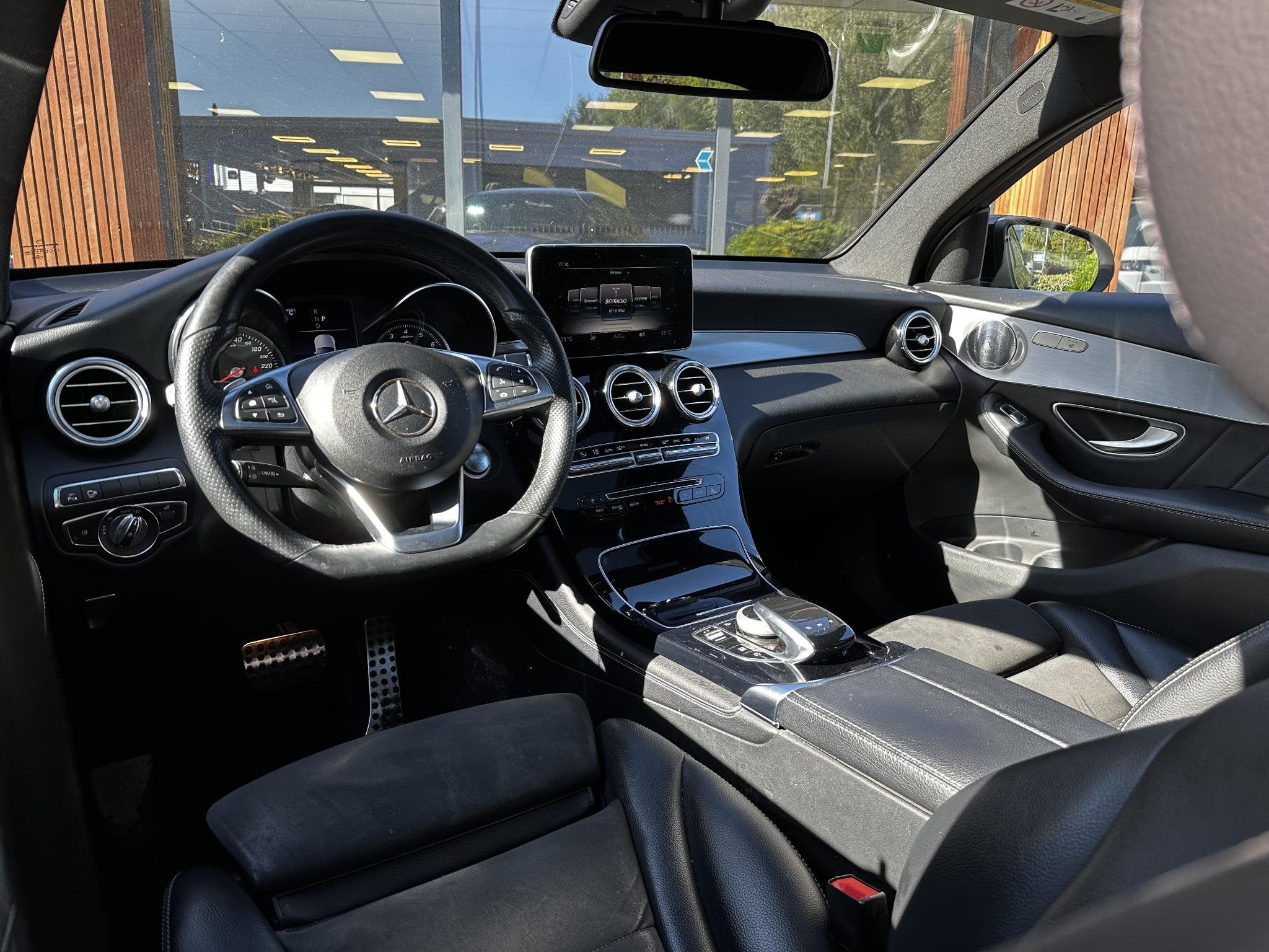 Mercedes-Benz GLC-klasse Coupé 250 4MATIC Premium Plus AMG, Auto's, Mercedes-Benz, Automaat, Gebruikt, 4 cilinders, Leder en Stof
