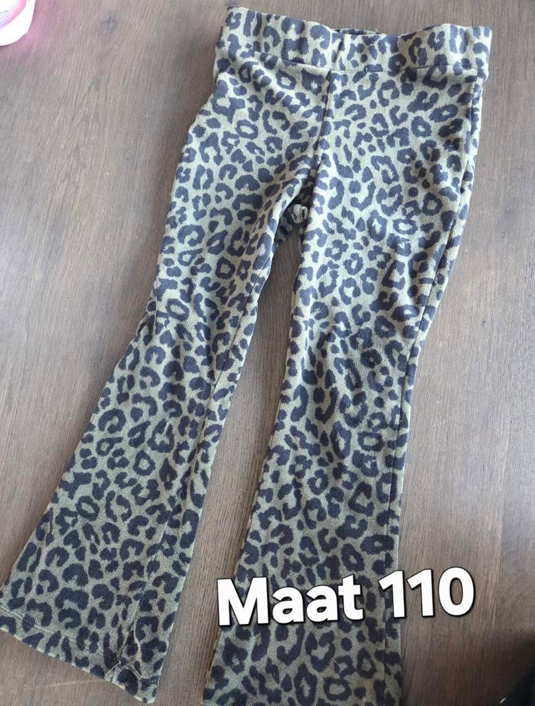 Leopard flared broek maat 110, Ophalen of Verzenden, Zo goed als nieuw, Meisje, Broek