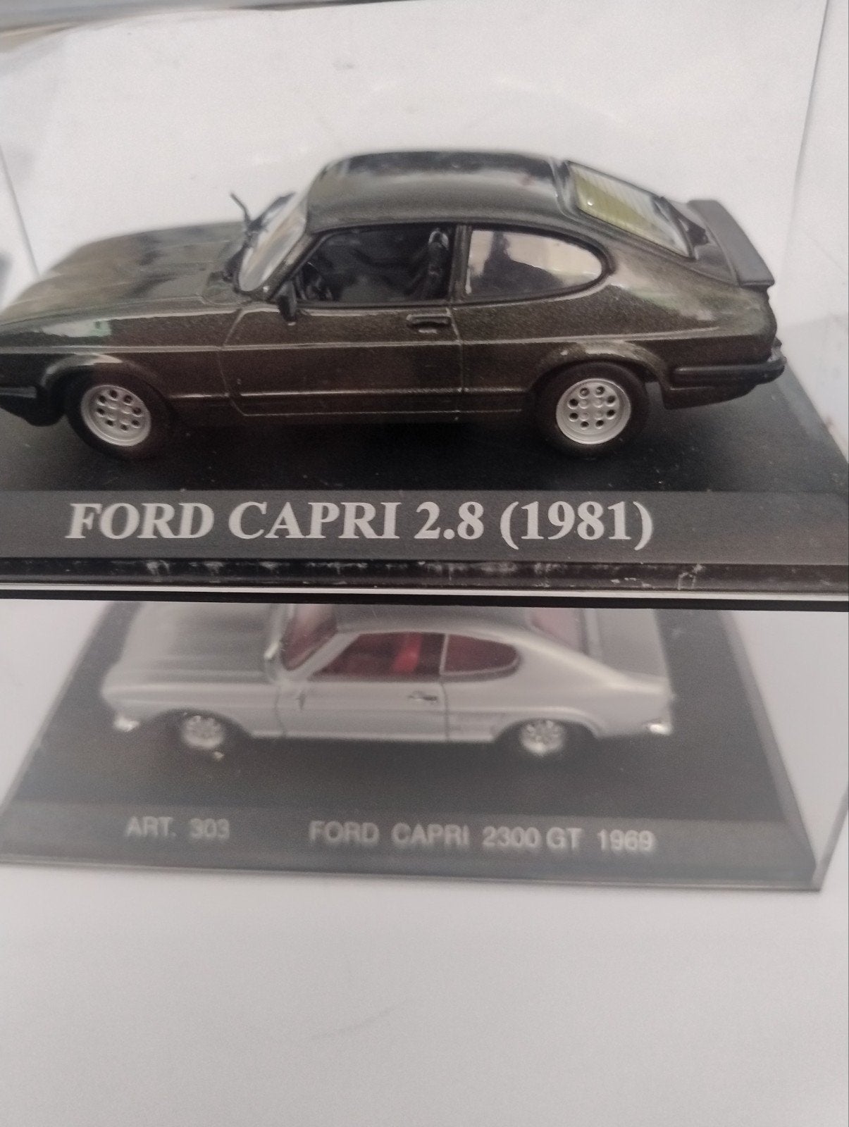 🔴 2 Ford Capri modellen 1/43 zie de foto,s, Ophalen of Verzenden, Zo goed als nieuw, Auto, Overige merken