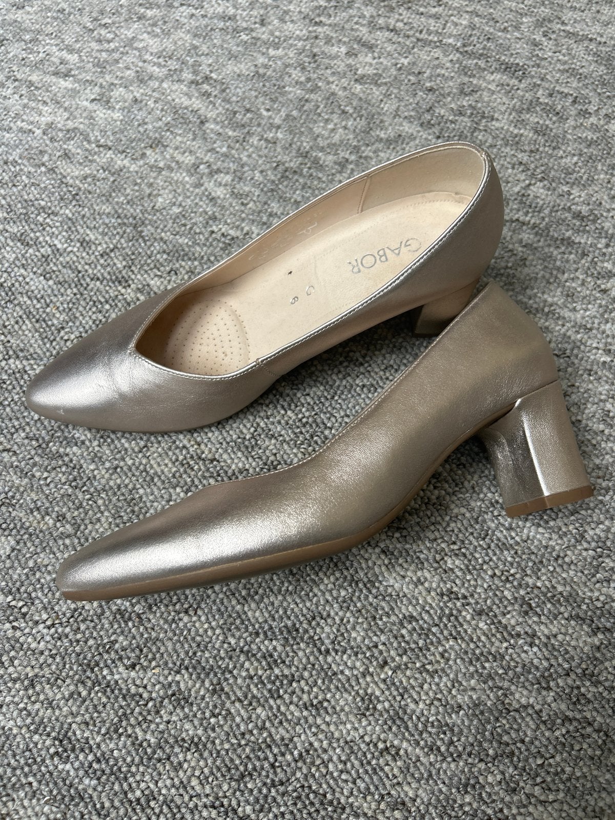 Gabor pumps goudkleurig maat 6, 39,5 als nieuw, Kleding | Dames, Ophalen of Verzenden, Gedragen, Overige kleuren, Pumps
