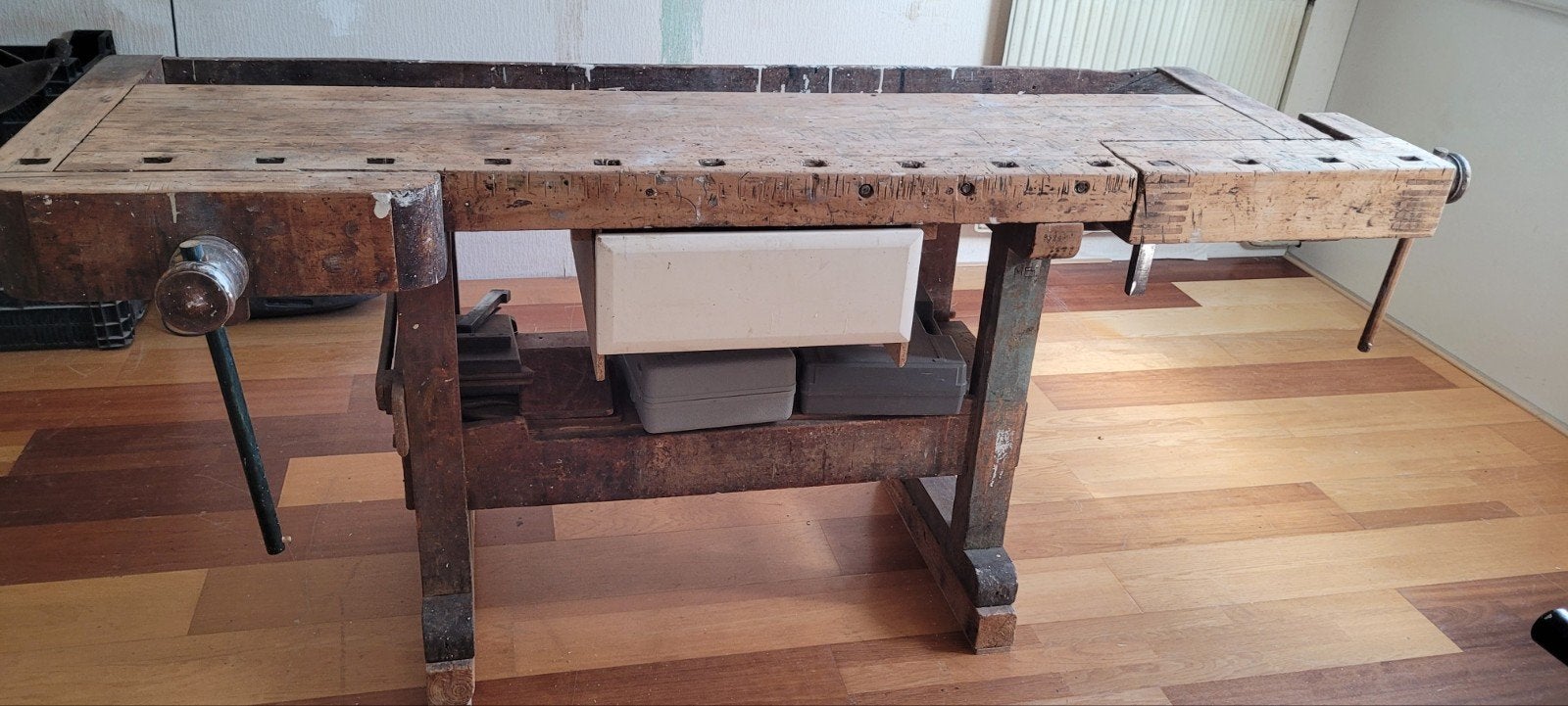 Robuuste houten werkbank met bankschroef, Doe-het-zelf en Verbouw, Werkbanken, Ophalen, Gebruikt, 170 cm of meer, Bankschroef