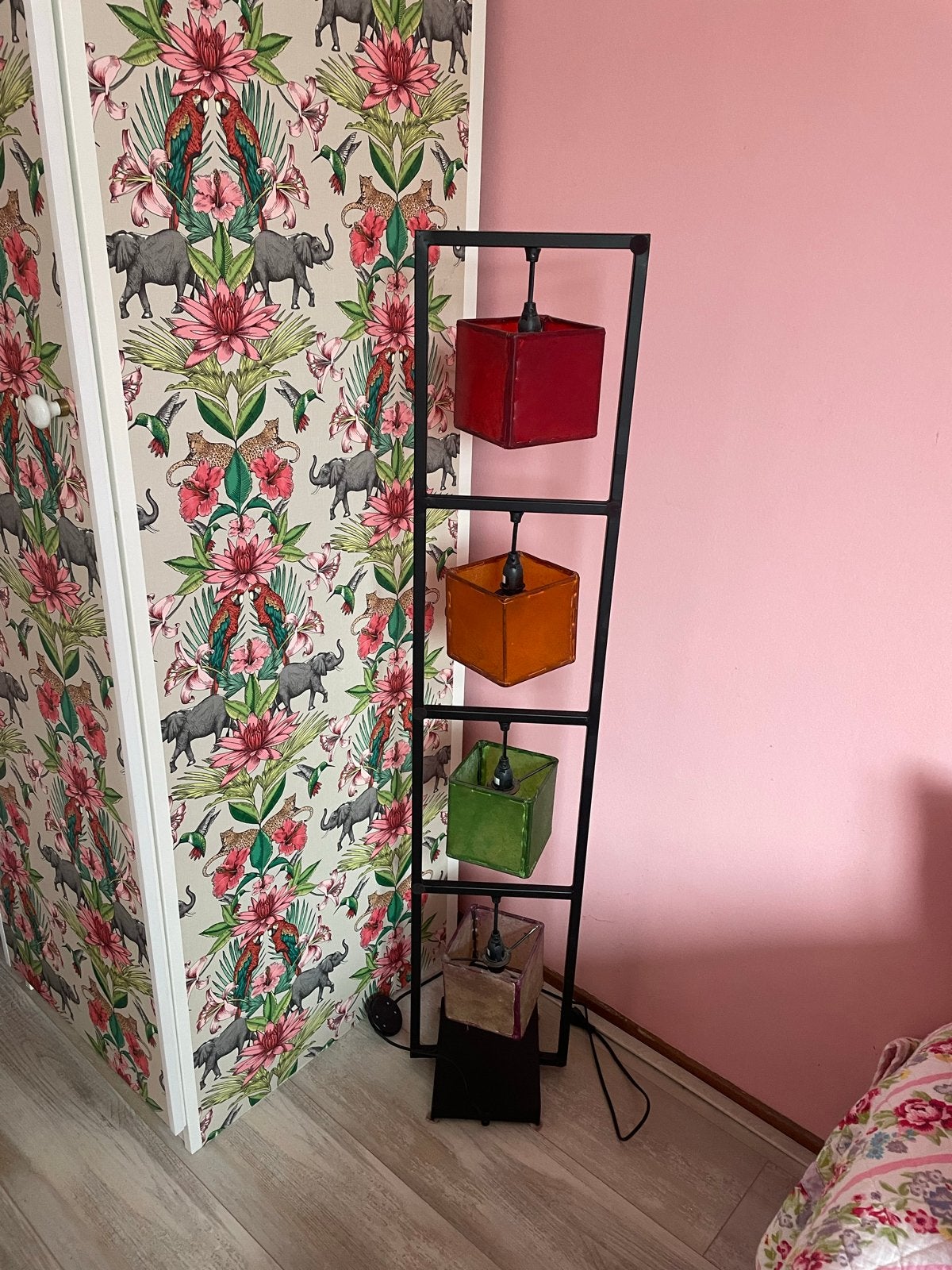 Staande lamp met 4 gekleurde lampenkappen, Ophalen, Gebruikt, Metaal, 150 tot 200 cm