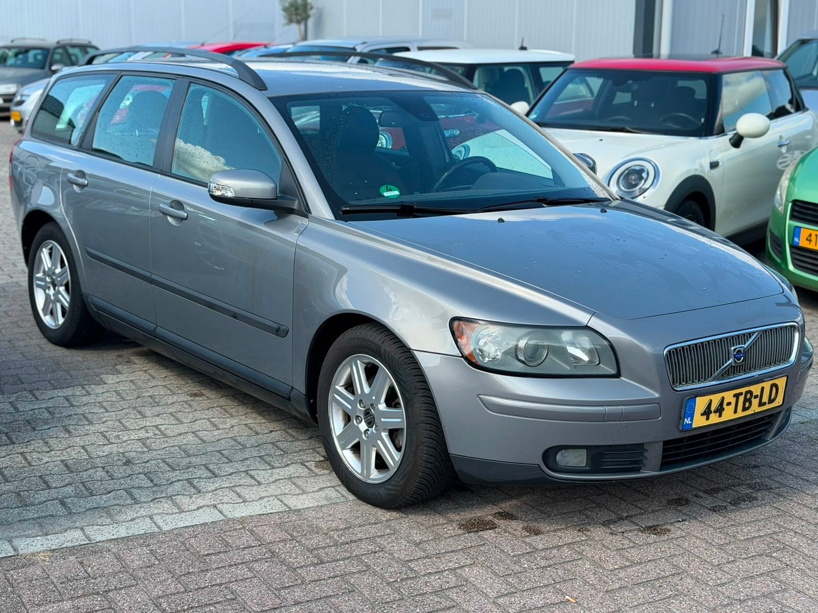 Volvo V50 1.8 Edition I 2006 Grijs Airco Trekhaak, Auto's, Voorwielaandrijving, 125 pk, 4 cilinders, Automatische klimaatregeling
