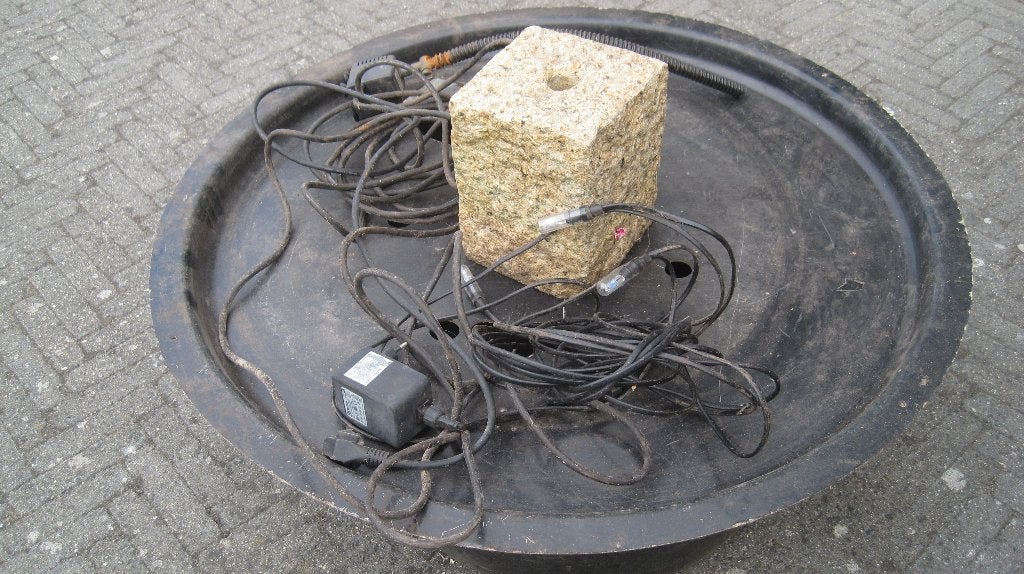 Water ornament compleet met verlichting en pomp 45 euro, Tuin en Terras, Ophalen, Gebruikt, Overige materialen, Waterornament