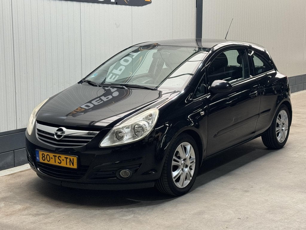 Opel Corsa 1.4-16V Cosmo Nette wagen Airco Jaar APK, Voorwielaandrijving, Stof, Gebruikt, 4 cilinders