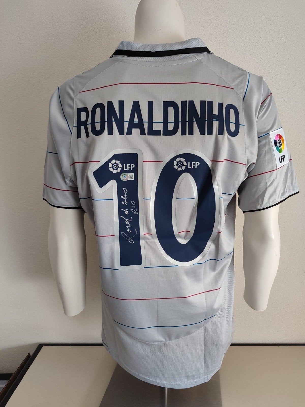 Ronaldinho gesigneerd Fc Barcelona shirt met Beckett coa, Ophalen of Verzenden, Nieuw, Buitenlandse clubs, Shirt