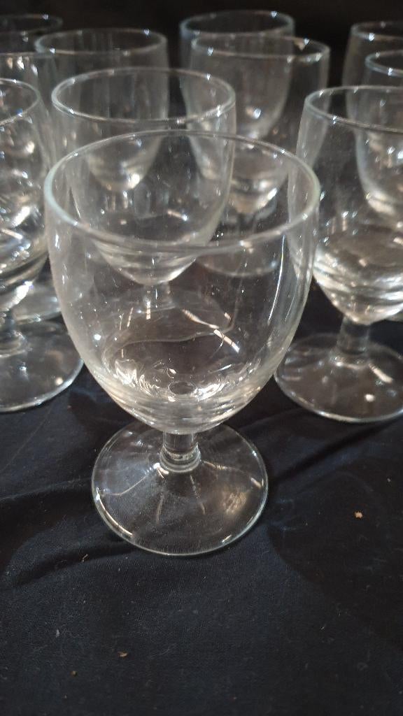 11 stuks borrelglaasjes op voet 8cm totaal, Ophalen of Verzenden, Zo goed als nieuw, Borrel- of Shotglas