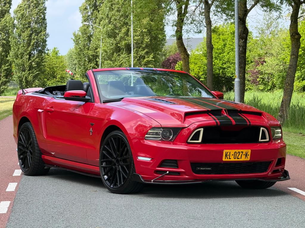 Ford Mustang Roush Cabriolet Uniek 3.7 310 pk rood facelift, Euro 5, Zwart, Cabriolet, Leder