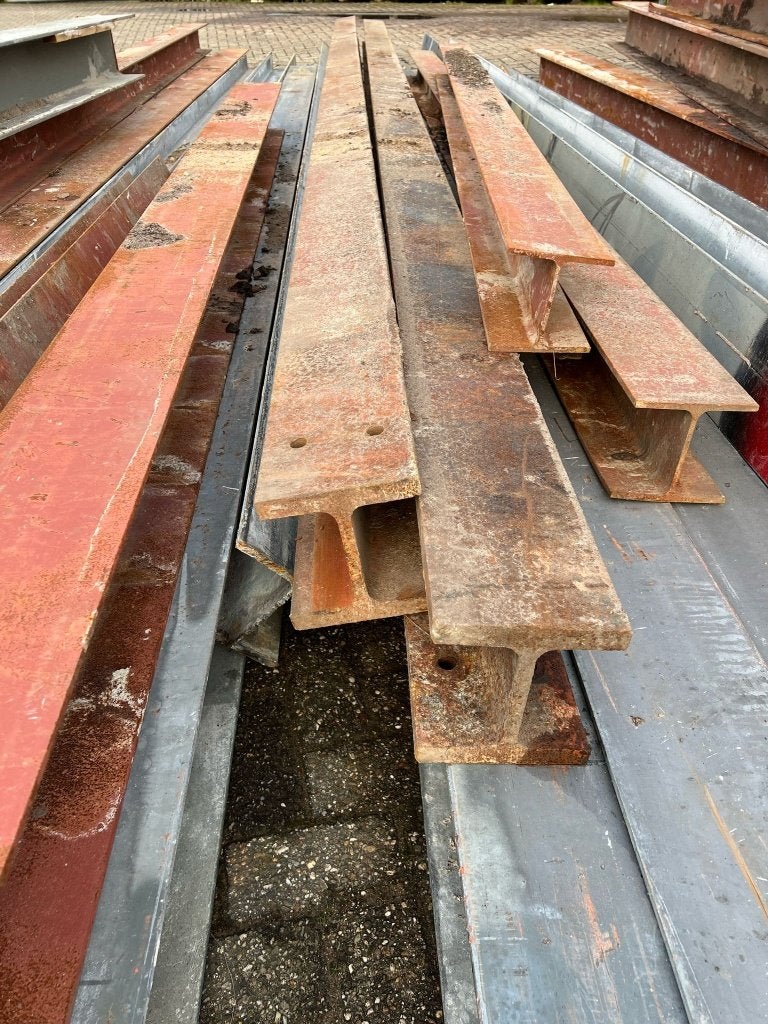 Gebruikte HEM160 (7,1m) en IPE450(9,4m) stalen balken., Doe-het-zelf en Verbouw, Ophalen, Gebruikt, IJzer