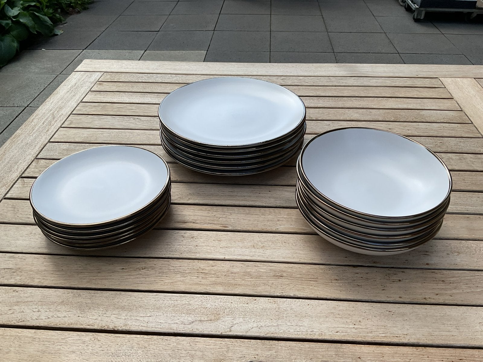 TE KOOP AANGEBODEN: 18 DELIG SERVIES, Ophalen, Zo goed als nieuw