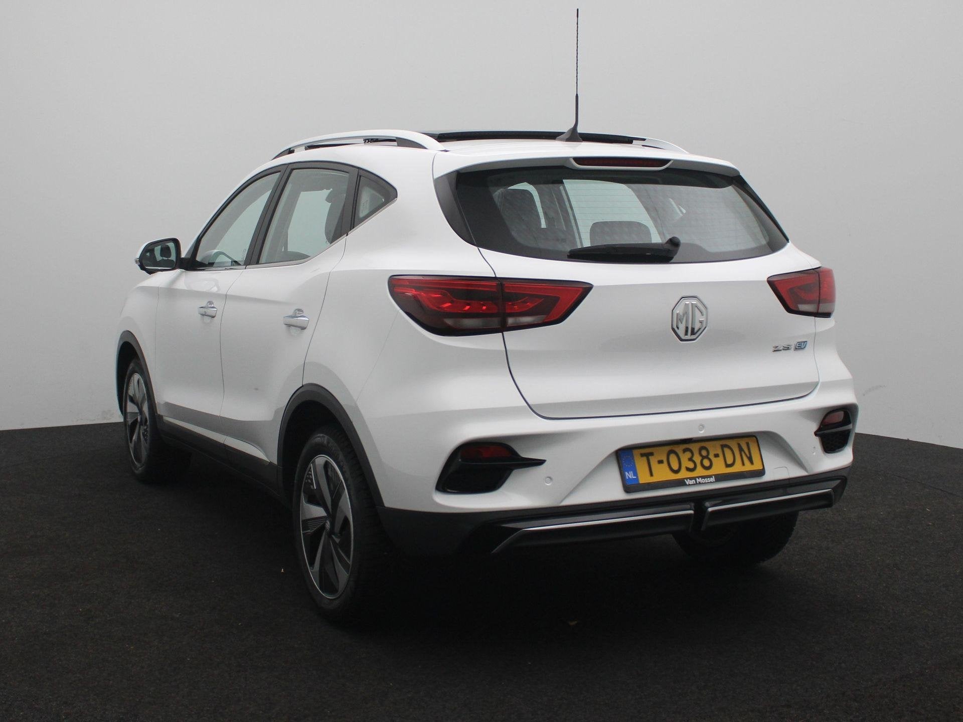 MG ZS EV Long Range Luxury 70 kWh | Camera | Apple Carplay |, Auto's, 12 maanden, Gebruikt, ZS, Wit