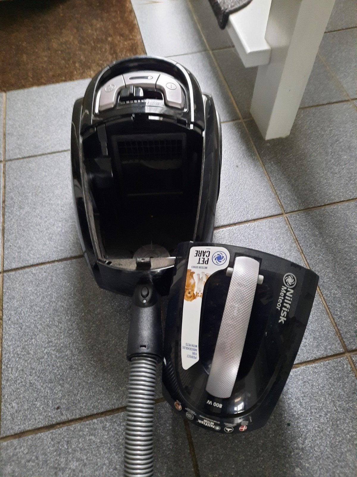 Te koop Nilfisk stofzuiger, Ophalen of Verzenden