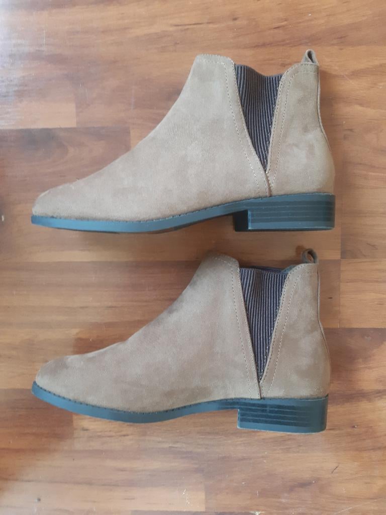 Bruine enkellaarsjes maat 38, Kleding | Dames, Schoenen, Bruin, Lage of Enkellaarzen, Nieuw, Verzenden