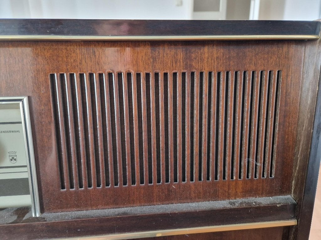 Foto 5 van radio/platenspeler-meubel