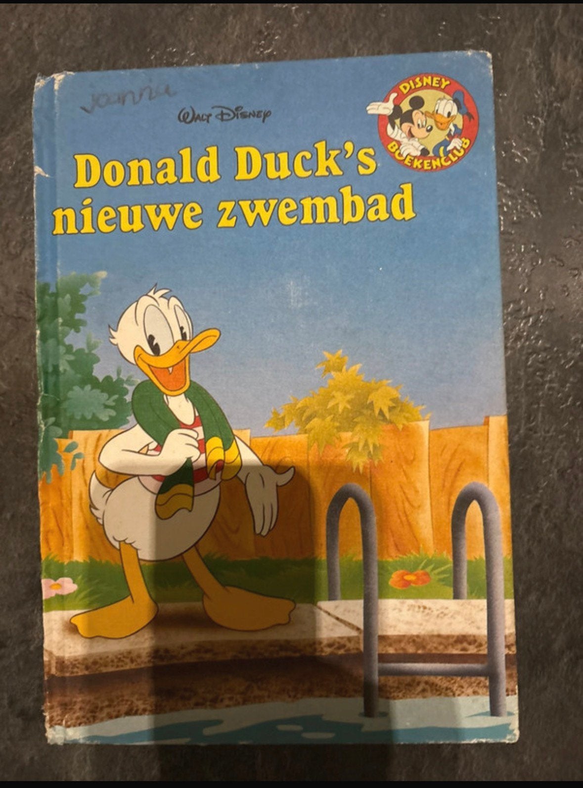 Donald Duck's Nieuwe Zwembad - Disney Boekenclub, Boeken, Kinderboeken | Jeugd | onder 10 jaar, Ophalen of Verzenden, Gelezen