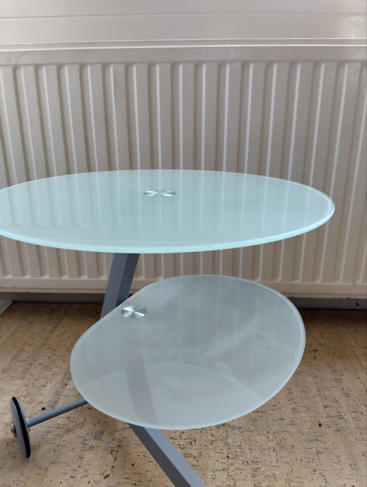 Klein glazen tafeltje met 2 etages, Huis en Inrichting, Minder dan 55 cm, Rond, Nieuw, Glas
