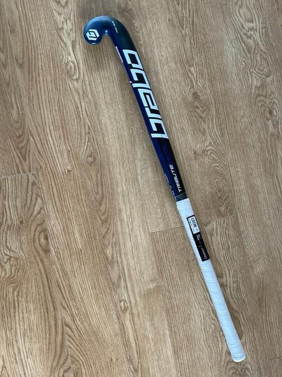 Nieuwe brabo tribute 50% carbon pro bow veld stick, Sport en Fitness, Hockey, Ophalen of Verzenden, Nieuw, Stick