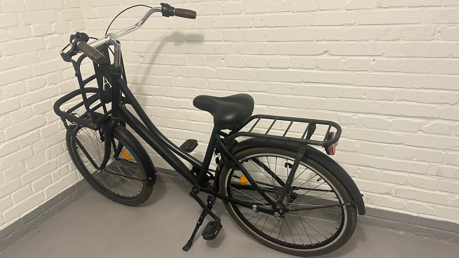 Fietsen 24 inch meisjes jongens hand brake 3 gear, Ophalen, Zo goed als nieuw, 24 inch