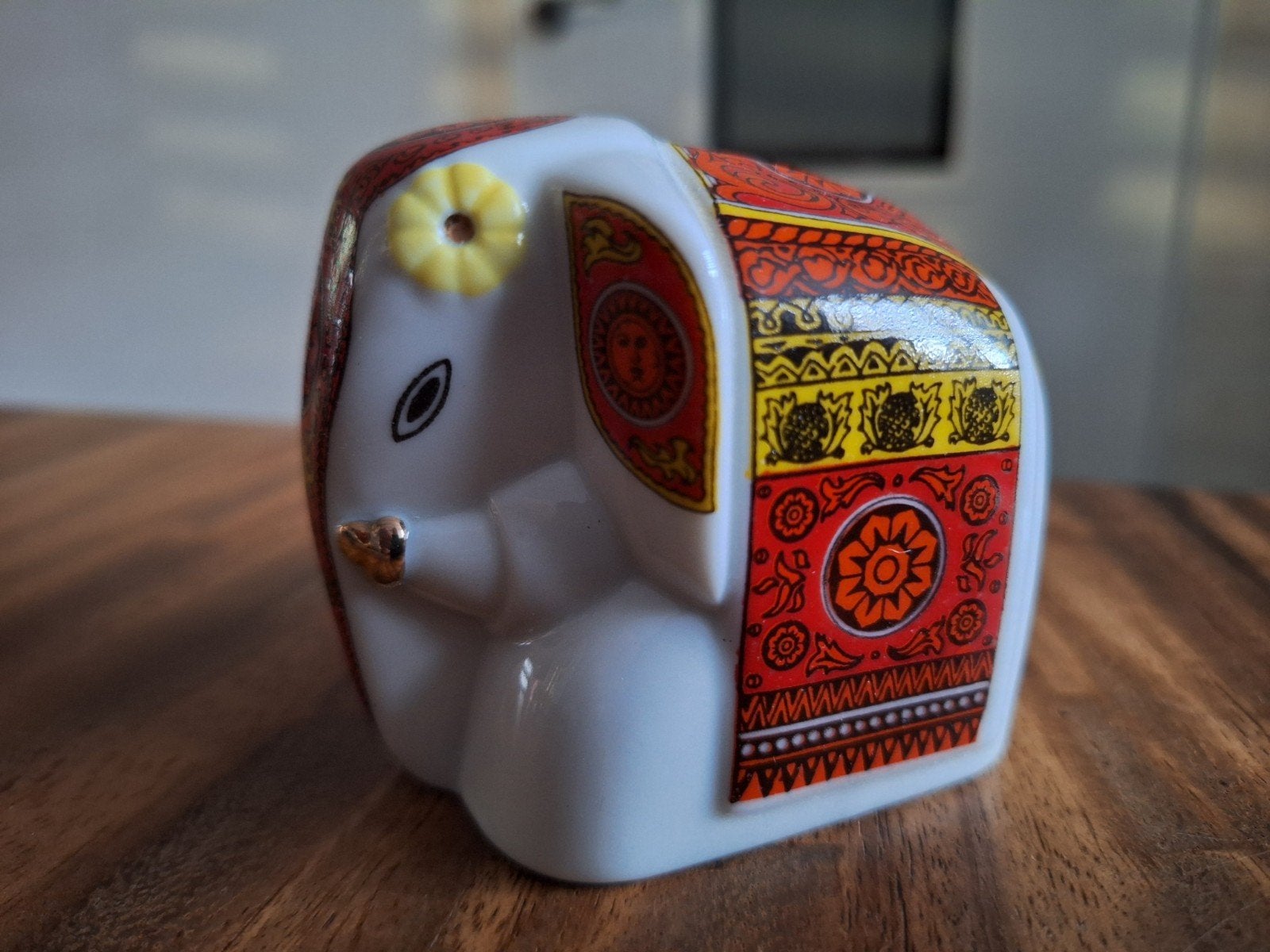 Decoratieve theebus olifant, keramiek, oranje/rood patroon, Ophalen of Verzenden