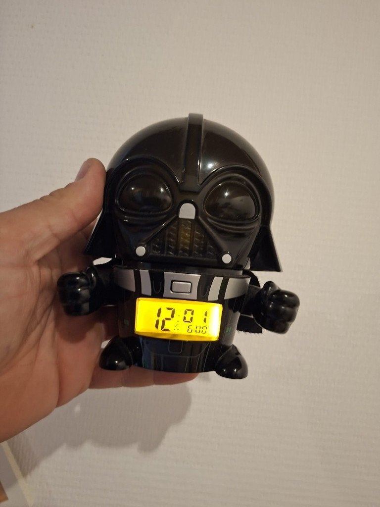 Star Wars Darth Vader Wekker - Digitaal, Werkt op batterijen, Ophalen of Verzenden, Zo goed als nieuw, Digitaal