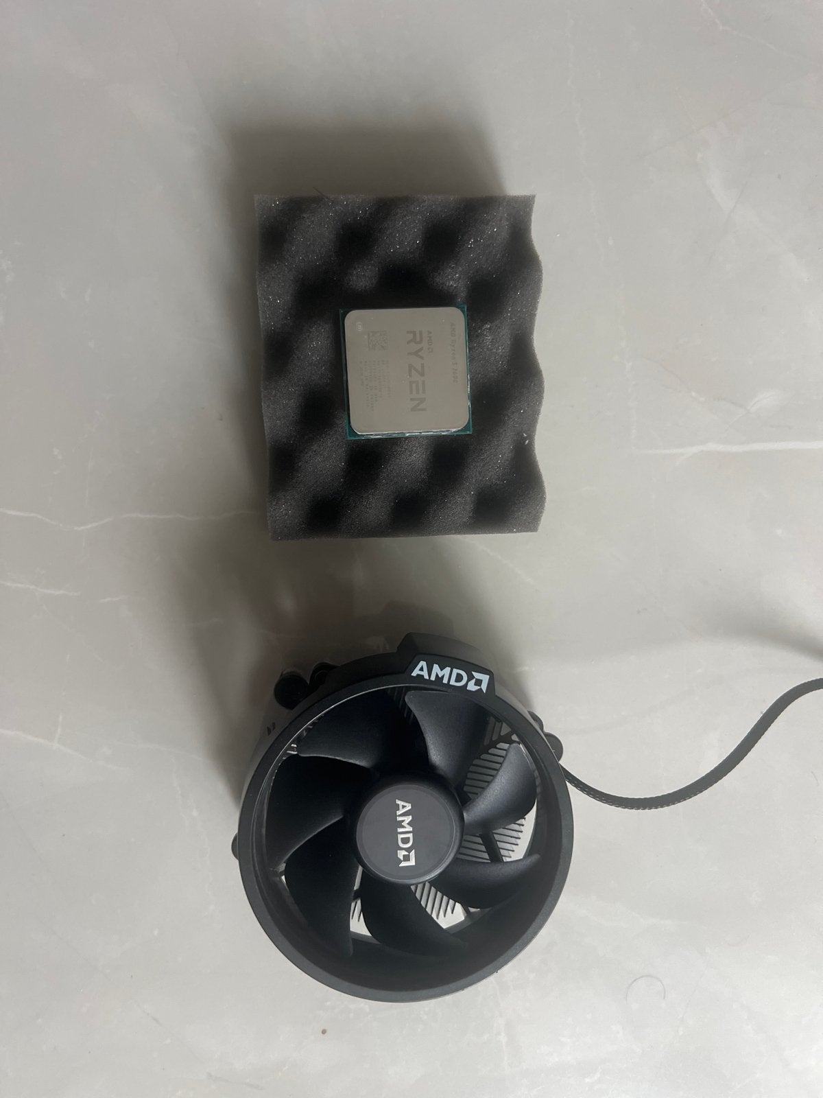 Ryzen 5 3600 + AMD cooler, Computers en Software, Ophalen, Zo goed als nieuw